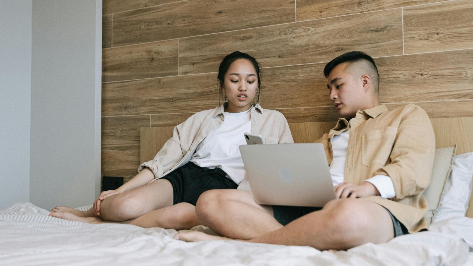 Building Meaningful Connections While Traveling Long-Term: What Slow Travel Teaches You About Relationships